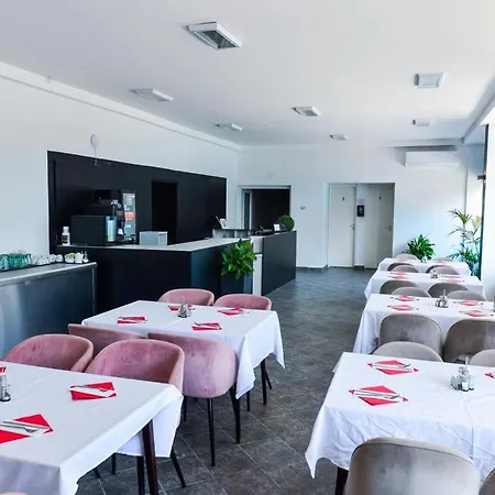 מלון Elmeny Balaton