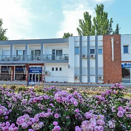 Elmeny Balaton מלון Alsóörs