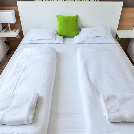 מלון Elmeny Balaton Alsóörs